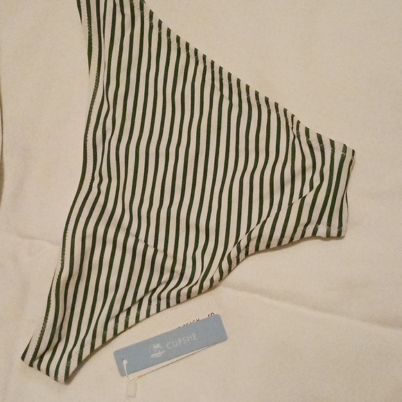 Cupshe Bikini - Picture 5 of 8